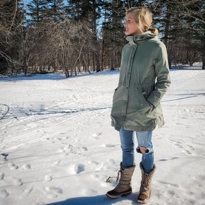 EUC Old Navy Water-Resistant Anorak Sage Green Size L